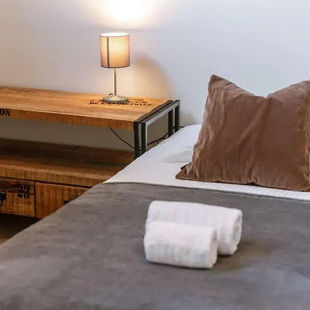 Huswell - Spacious In The Historic Center Of